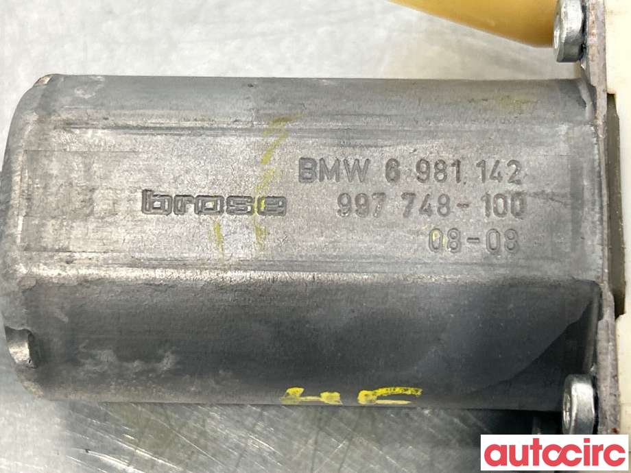 Ruteheis høyre foran til BMW 5-Serie 2003-2010 (E60/E61) (E60/E61) (BMW|67626981142|0130821458|6981142)