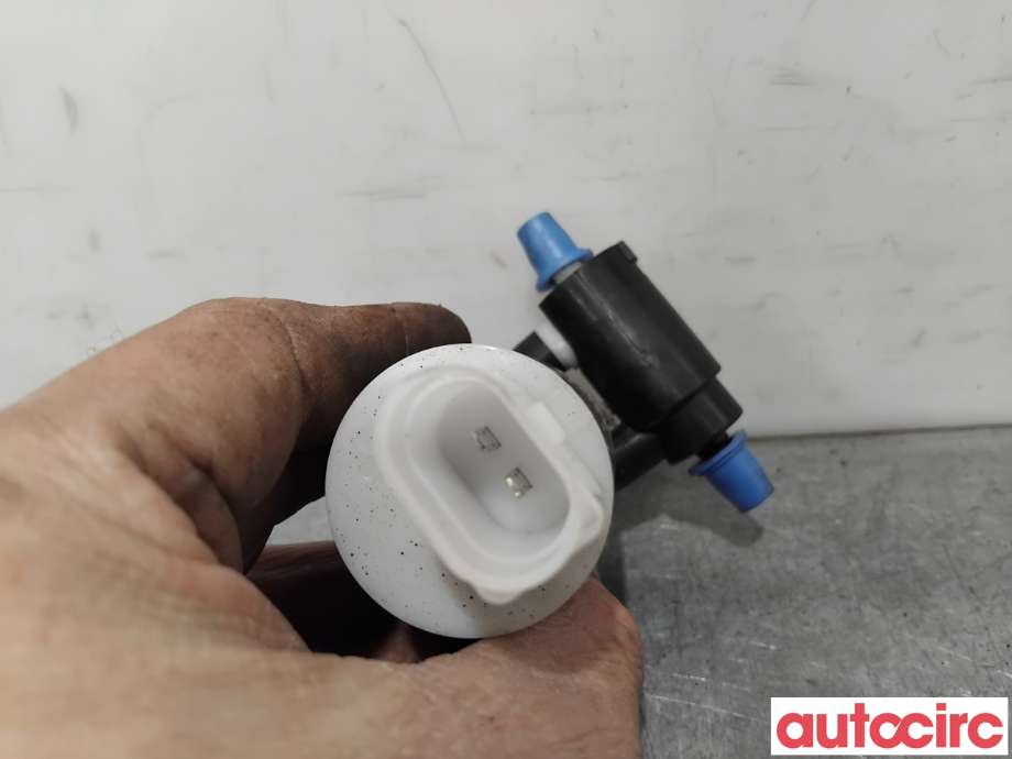 Spylerpumpe foran til Mercedes GLK 2008-2015 (X204) (X204) (MERCEDES|A2048660521|)
