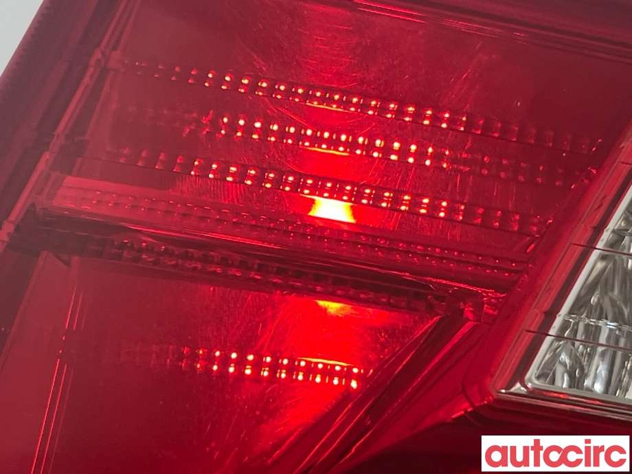 Baklykt høyre indre til Toyota Auris 2013-2015 (Type II, Fase 1)  (TOYOTA|8158102500)