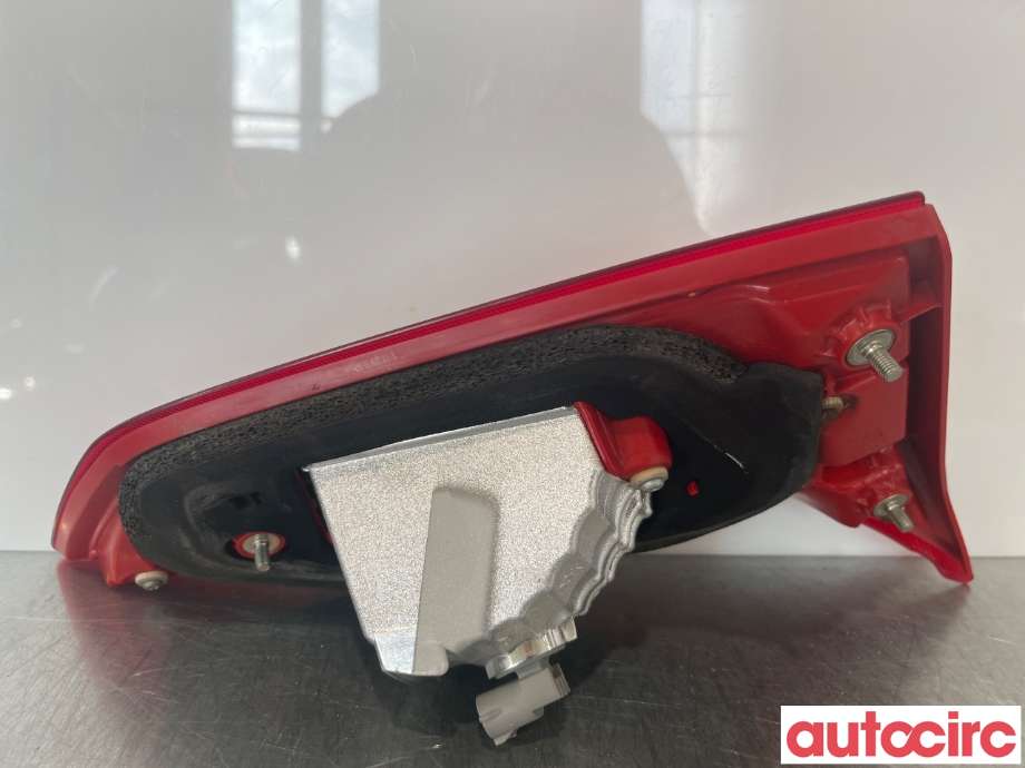 Baklykt høyre indre til Toyota Auris 2013-2015 (Type II, Fase 1)  (TOYOTA|8158102500)