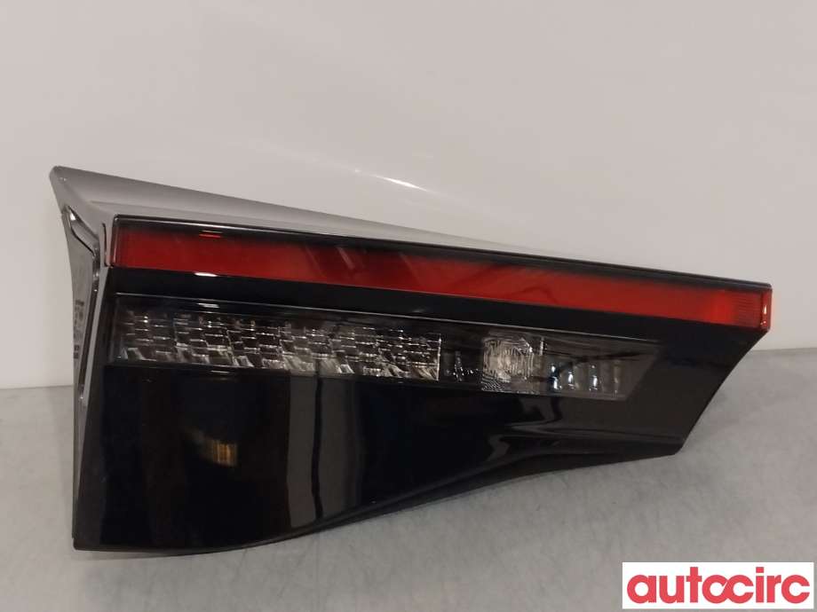 Baklykt venstre indre til Toyota Yaris Cross (SUV), 2021-->>  (TOYOTA|815900DB70)