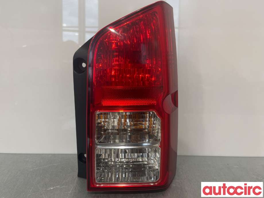 Baklykt høyre til Nissan Pathfinder 2005-2010 (Fase 1) (R51) (R51) (NISSAN|26550EB300)