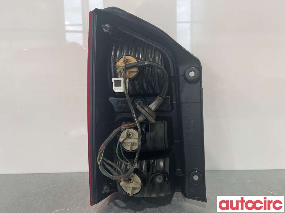 Baklykt høyre til Nissan Pathfinder 2005-2010 (Fase 1) (R51) (R51) (NISSAN|26550EB300)