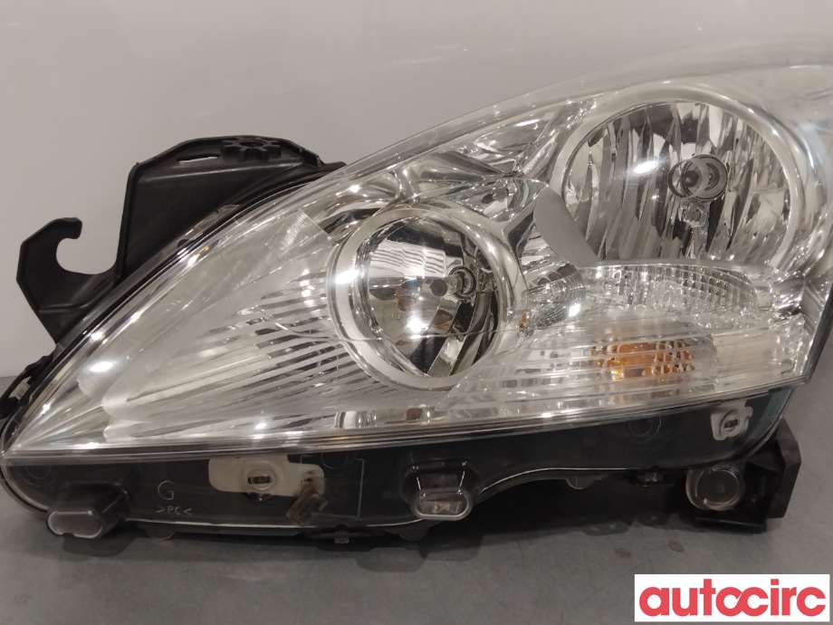 Frontlykt venstre halogen til Peugeot 5008 2010-2017 (Type I)  (PEUGEOT|6208N9|9682519180)
