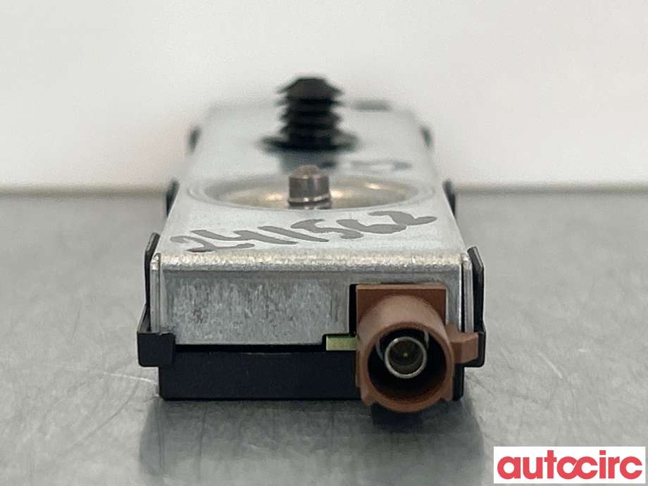 Antenne forsterker til Mercedes EQE 2022-->>  (MERCEDES|A2239053708)