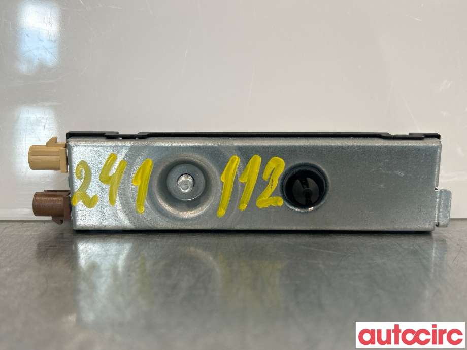 Antenne forsterker til Mercedes GLA 2014-2020 (X156) (X156) (MERCEDES|A1668201289)
