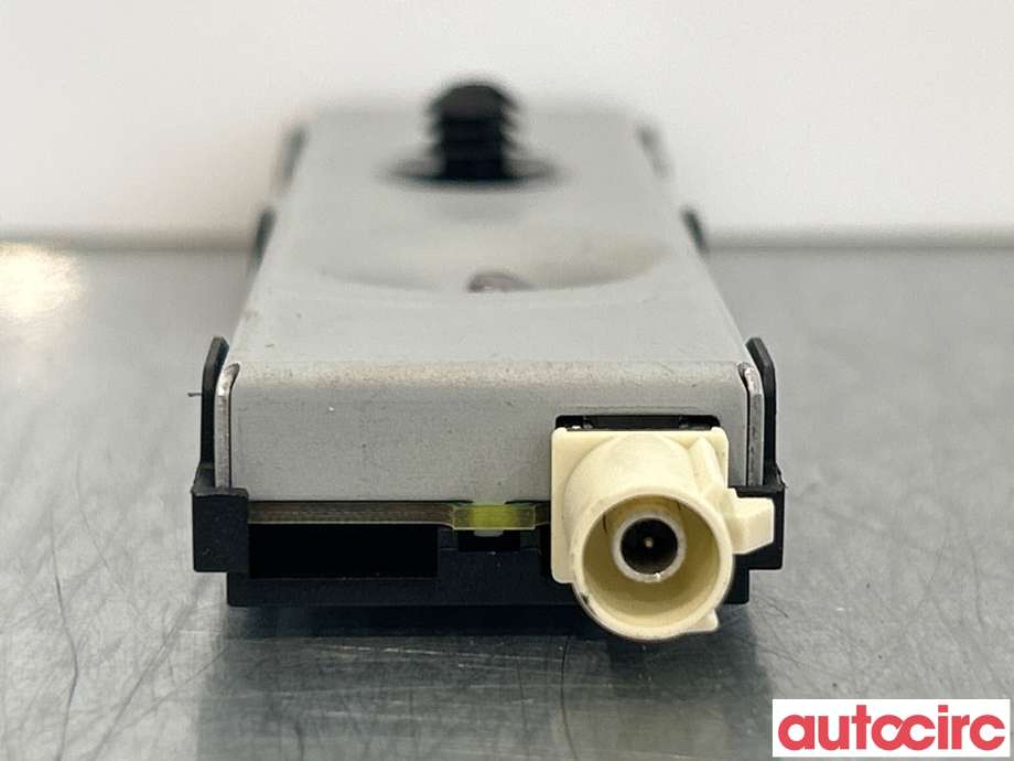 Antenne forsterker til Mercedes A-Klasse 2018-->> (W177) (W177) (MERCEDES|A2139056800|)