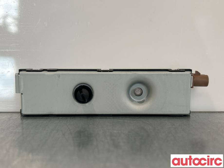 Antenne forsterker til Mercedes A-Klasse 2018-->> (W177) (W177) (MERCEDES|A2139056500|)