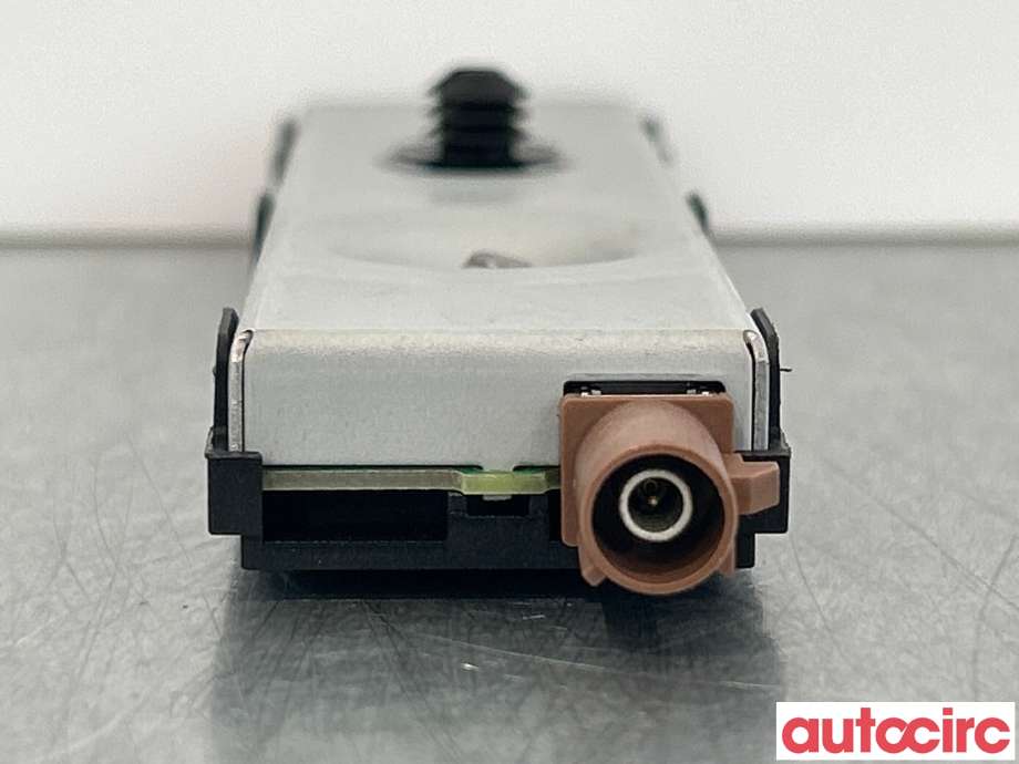 Antenne forsterker til Mercedes A-Klasse 2018-->> (W177) (W177) (MERCEDES|A2139056500|)