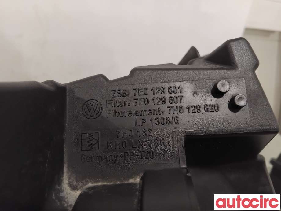 Luftfilterboks til VW Transporter / Caravelle 2009-2015 (Fase 2) (T5) (T5) (VOLKSWAGEN|7E0129607|)