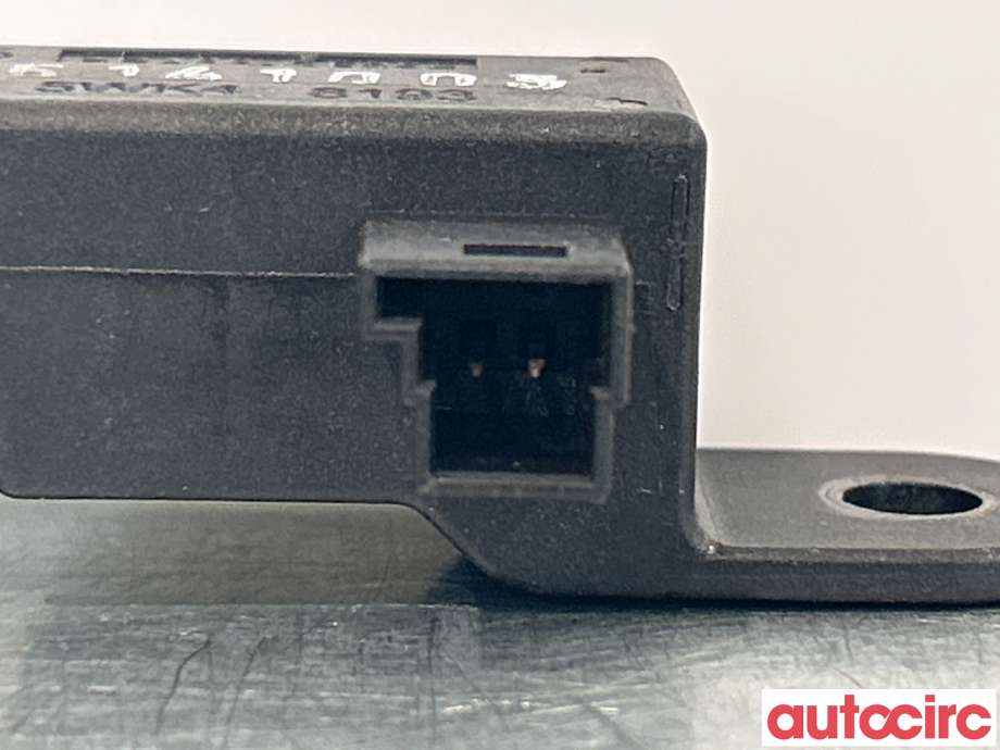 Antenne forsterker til Mercedes GL 2006-2012 (X164) (X164) (MERCEDES|A1648201575)
