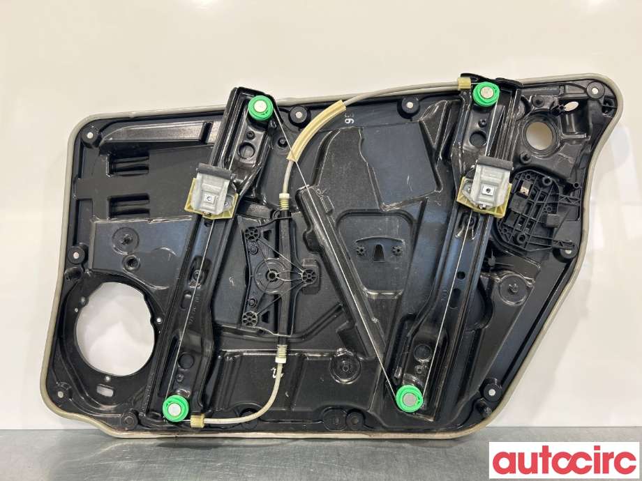 Ruteheis til Mercedes A-Klasse 2012-2018 (W176) (W176) (MERCEDES|A1767200179||A1767206500)
