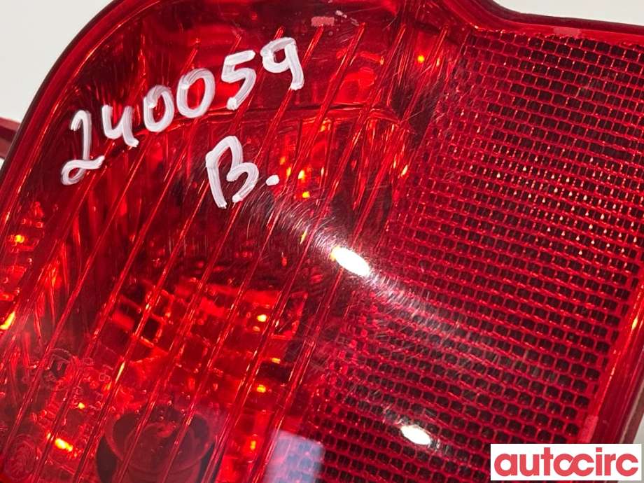 Baklykt fra støtfanger til Peugeot 3008 2016-->> (Type II)  (PEUGEOT|9811718380)