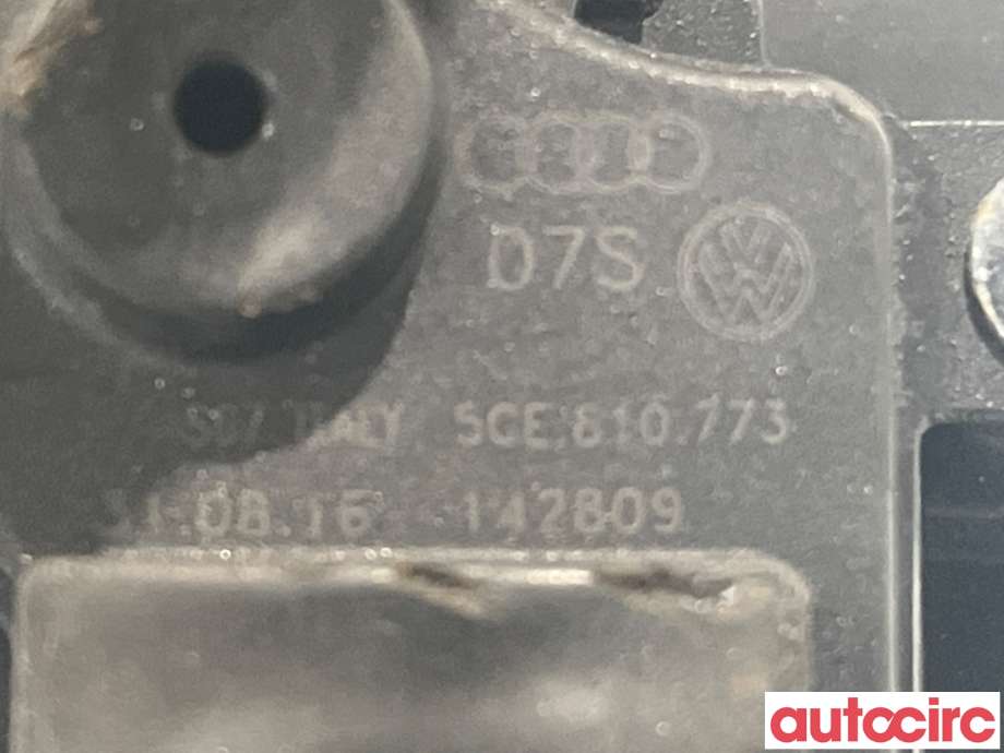 Batterilader inntak/luke til VW Passat 2015-2019 (Fase 1) (B8) (B8) (VOLKSWAGEN|5CE810773)