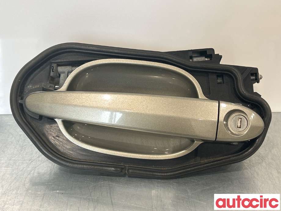 Dørhåndtak utv venstre foran til BMW 5-Serie, 2003-2010 (E60/E61) (E60/E61) (BMW|51210154344)