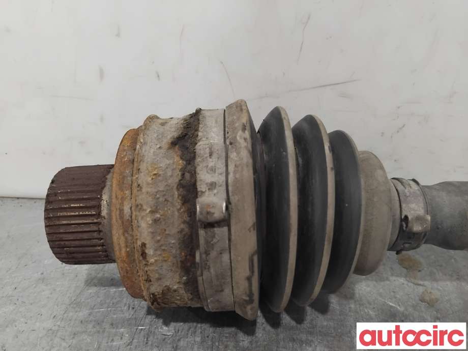 Drivaksel høyre foran til Audi A4 2007-2014 (Type IV) (B8) (B8) (AUDI|8K0407271AL|Y1AI)