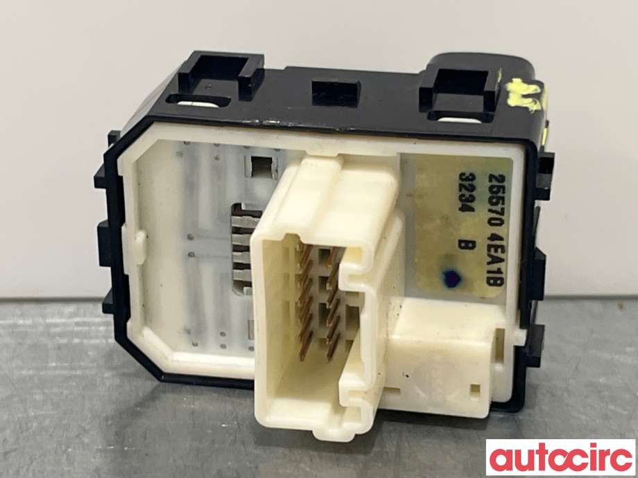 Bryter speil til Nissan Qashqai 2014-2021 (Type II)  (NISSAN|255704EA1B)