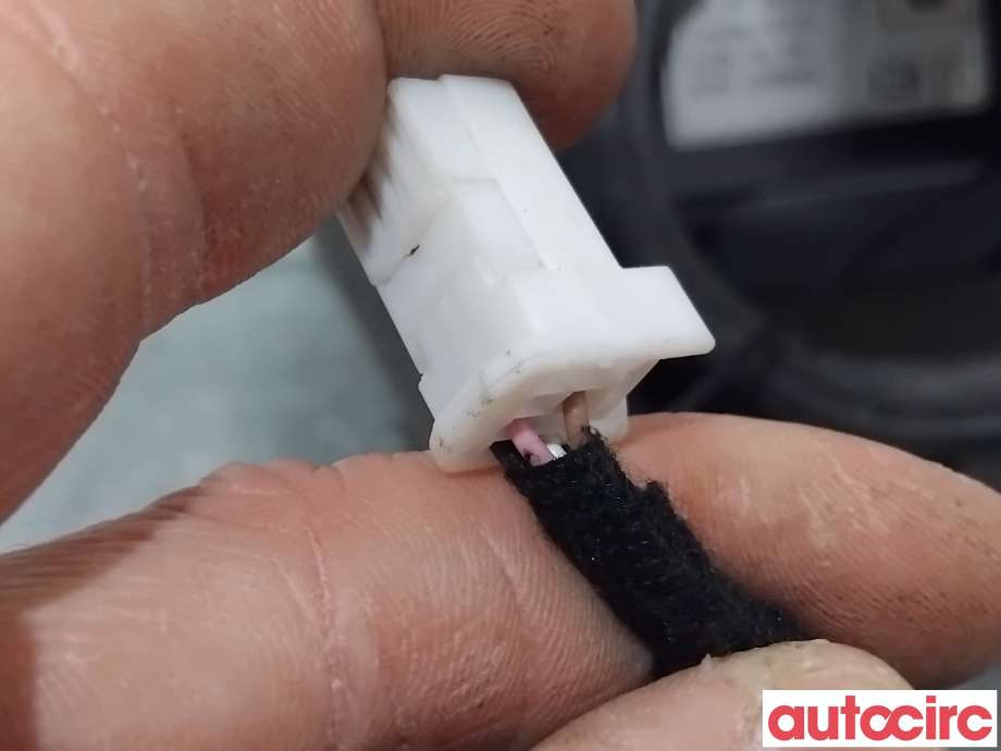 Batterilader inntak/luke til Lexus UX 2018-->>  (LEXUS|7730576020||77363-76040)