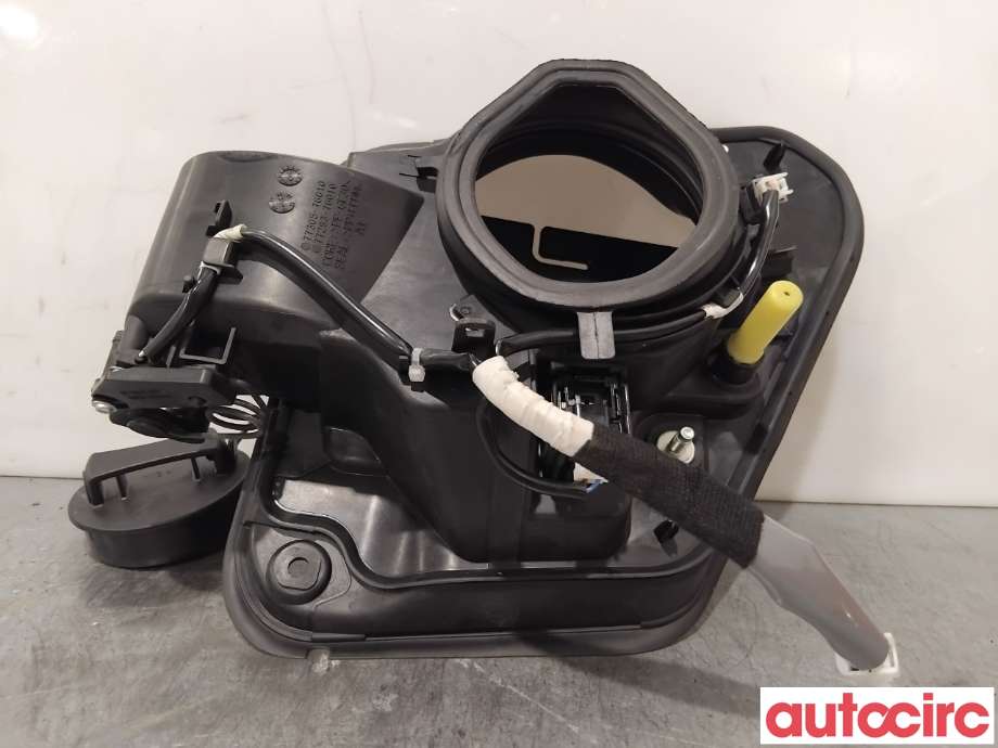 Batterilader inntak/luke til Lexus UX 2018-->>  (LEXUS|7730576010||77363-76030)