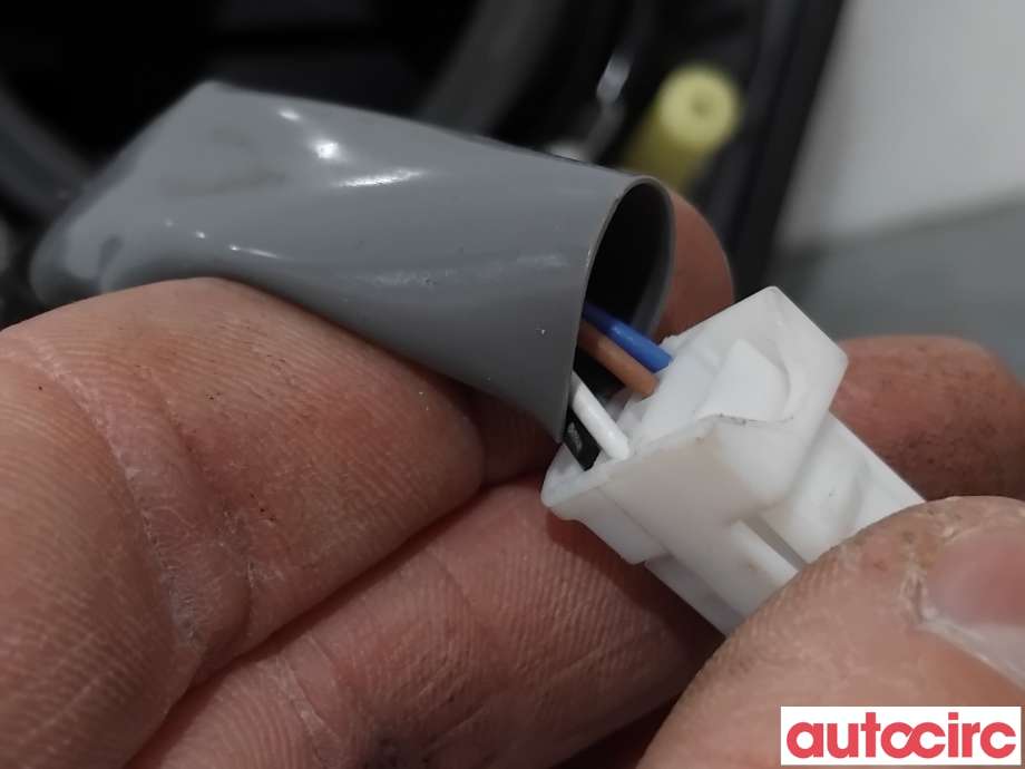 Batterilader inntak/luke til Lexus UX 2018-->>  (LEXUS|7730576010||77363-76030)