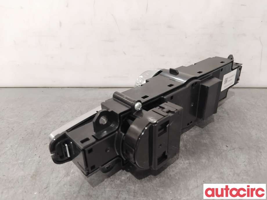 Bryter diverse til Volvo XC40 2018-2024  (VOLVO|31456673|)