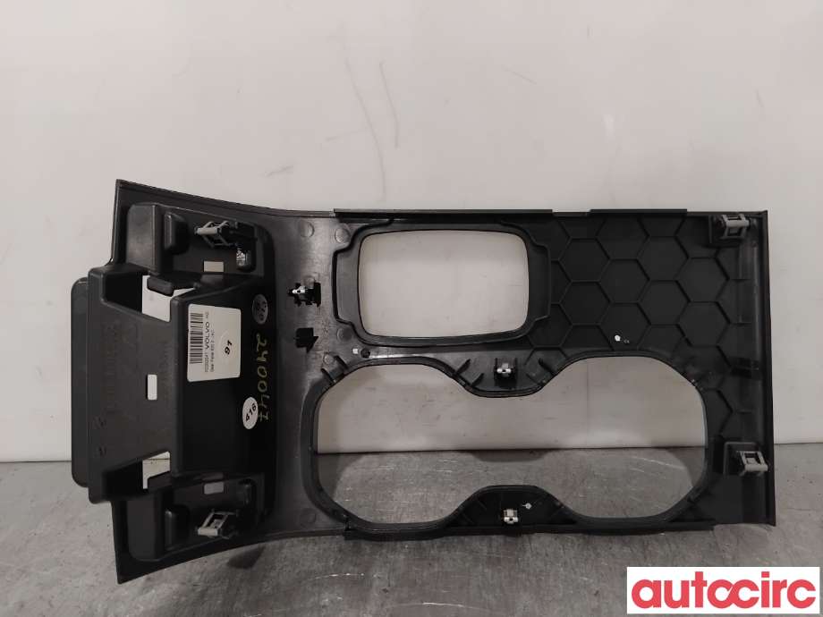 Diverse deler til Volvo XC40 2018-2024  (VOLVO|32262047|)