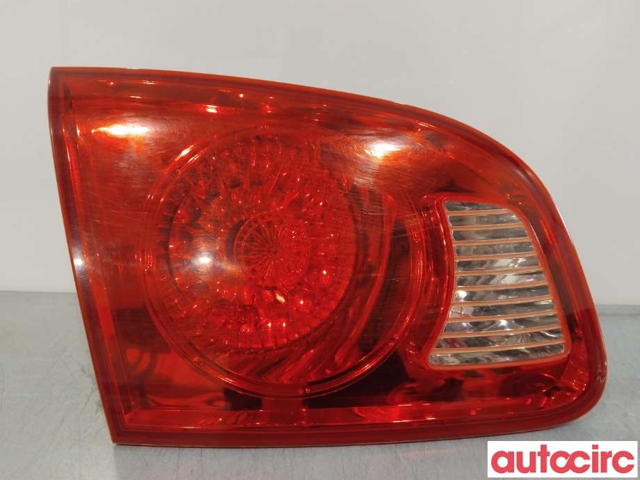 Baklykt venstre indre til Hyundai Santa Fe, 2006-2009 (Type II, Fase 1)  (HYUNDAI|924052B020)