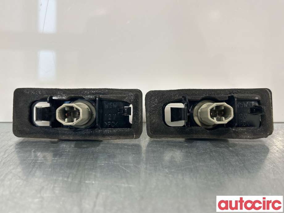 Skiltlys til Toyota Prius 2009-2016 (Type III) (COMBI) (COMBI) (TOYOTA|8127053011|)