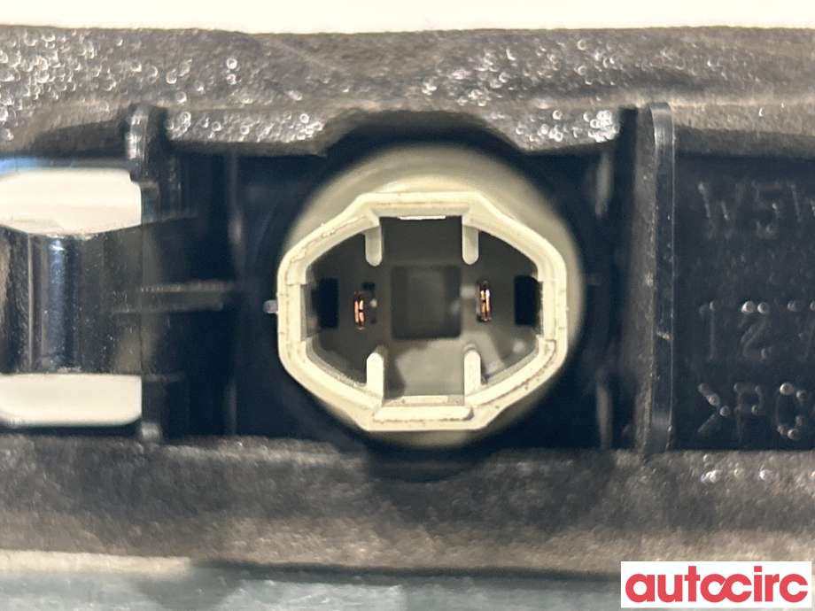 Skiltlys til Toyota Prius 2009-2016 (Type III) (COMBI) (COMBI) (TOYOTA|8127053011|)