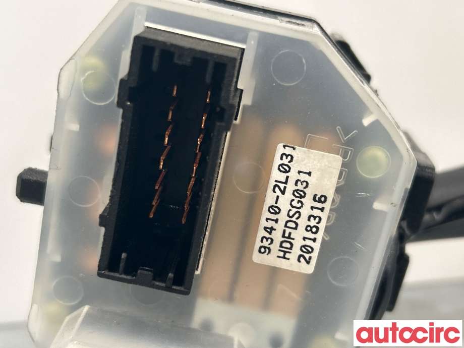 Bryter blink til Hyundai i30 2007-2012 (Type I)  (HYUNDAI|934102R030|934102L031)