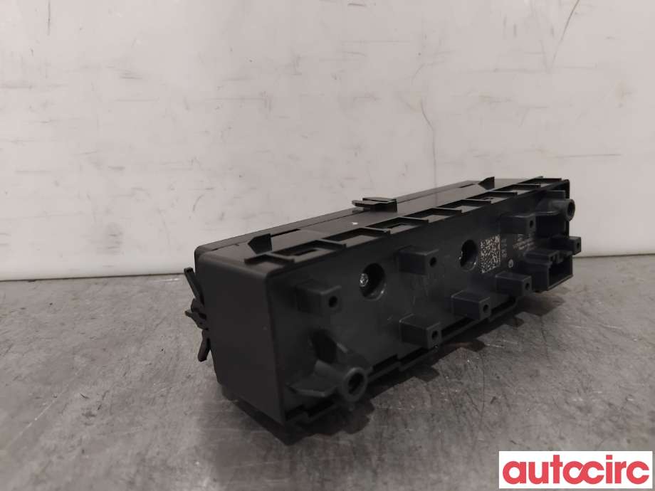Bryter nødblink til Audi Q4 e-tron 2021-->>  (AUDI|85E925301D|35960402-01|85E925301P)