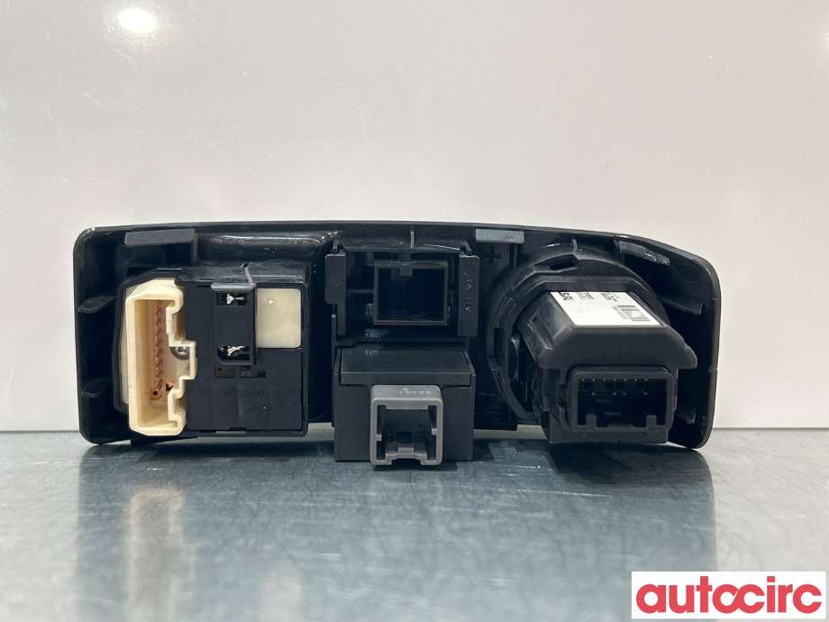 Bryter start/stopp til Subaru Forester 2008-2013 (Type III)  (SUBARU|83031AG001|)