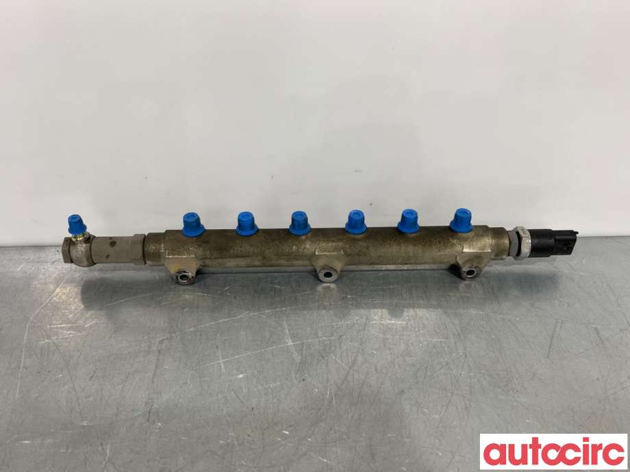 Dyseskinne (fuelrail) til Volvo V70 2000-2004 (Type II, Fase 1) (VOLVO|8658252|)