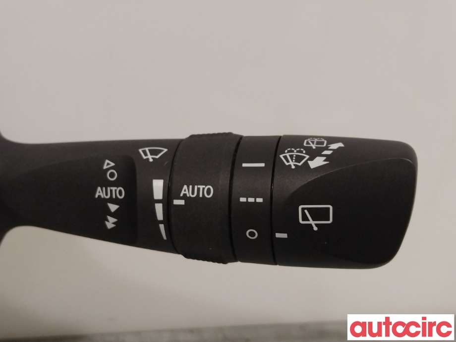 Bryter blink til Toyota RAV4 2016-2019 (Type IV, Fase 2)  (TOYOTA|8414033250|)