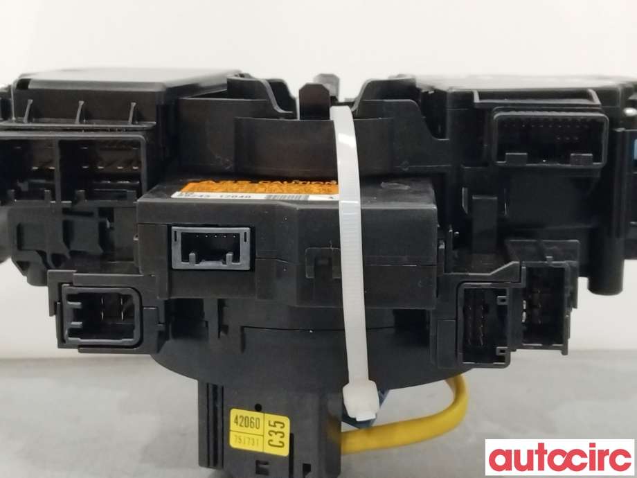 Bryter blink til Toyota RAV4 2016-2019 (Type IV, Fase 2)  (TOYOTA|8414033250|)