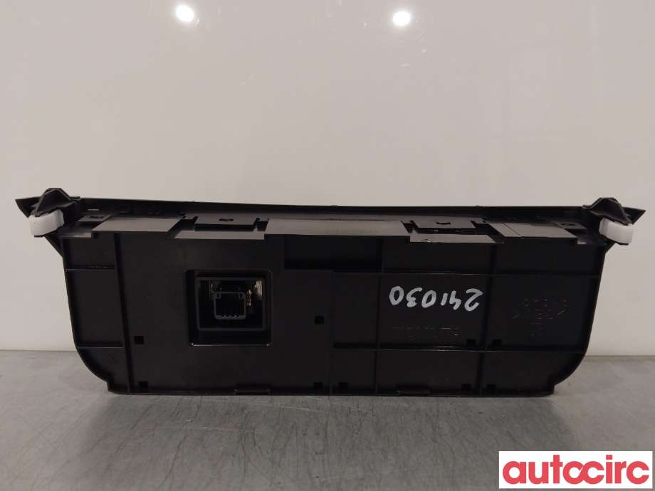 Varmeapparat betjening til Toyota RAV4 2016-2019 (Type IV, Fase 2)  (TOYOTA|5590042450)