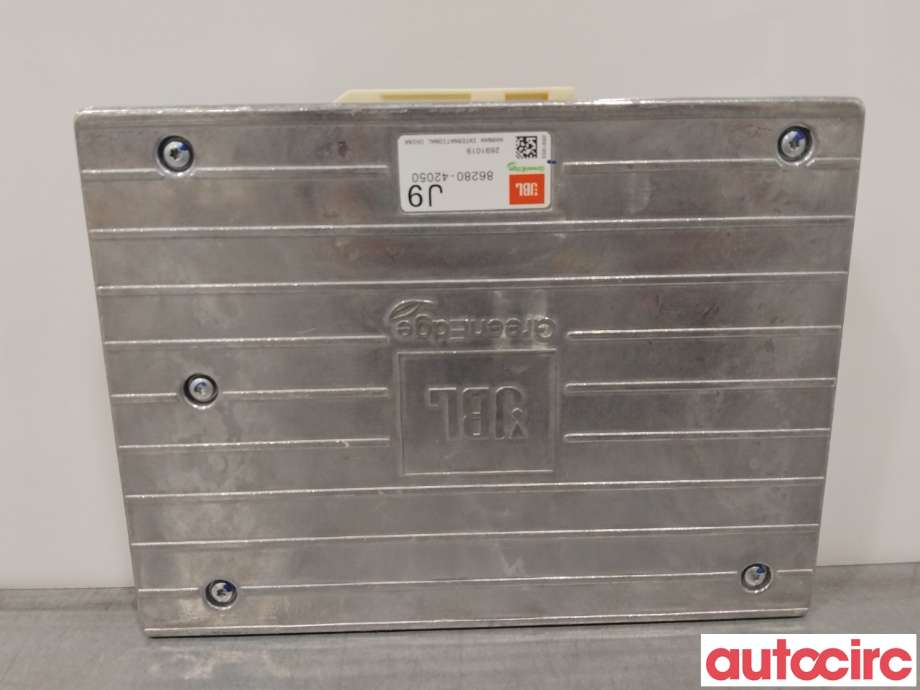 Bilstereo forsterker til Toyota RAV4 2016-2019 (Type IV, Fase 2)  (TOYOTA|8628042050)