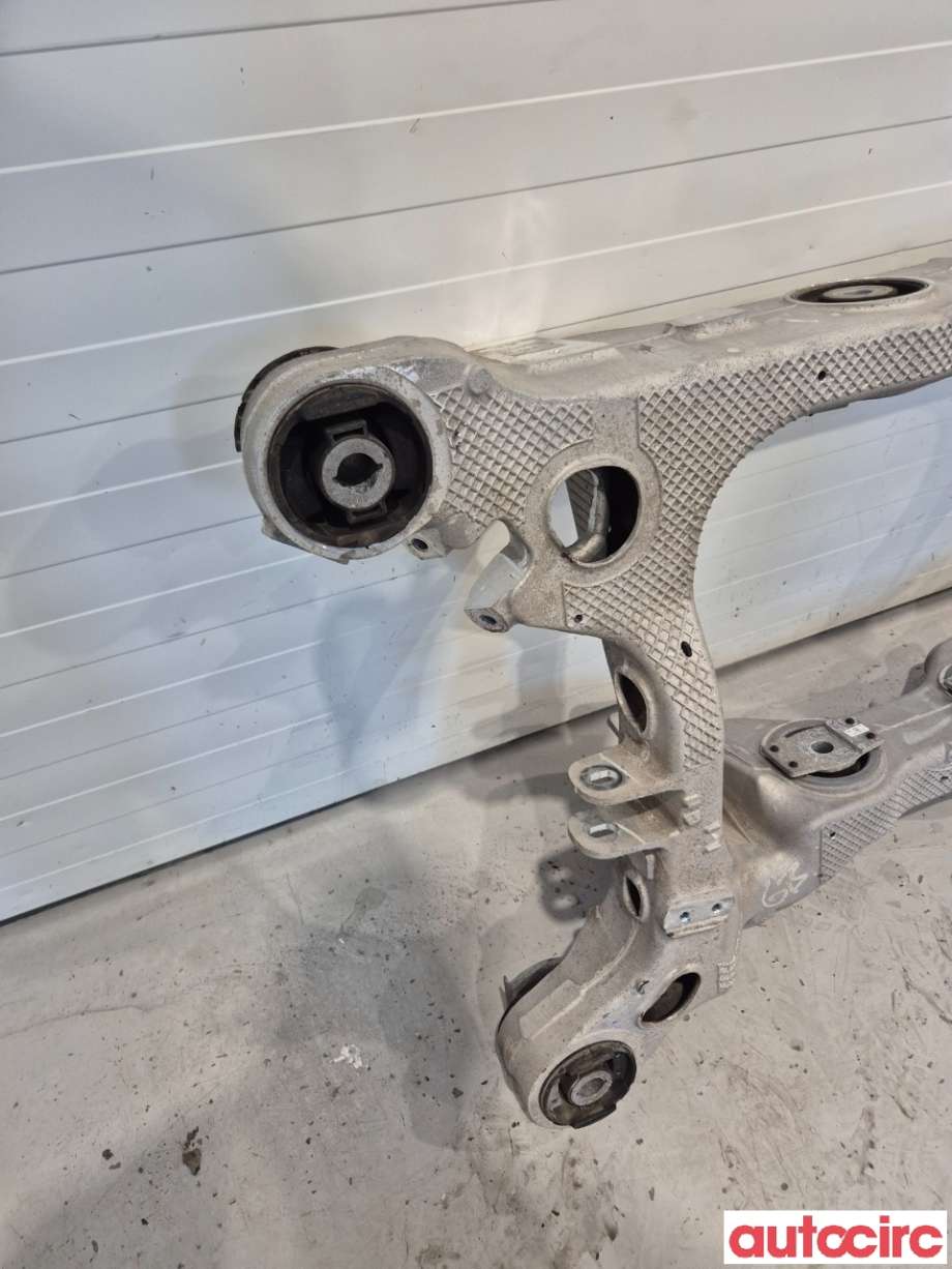 Travers bak til Ford Mustang Mach-e 2020-->>  (FORD (US)|2479162||LJ9C-5K067-AC)