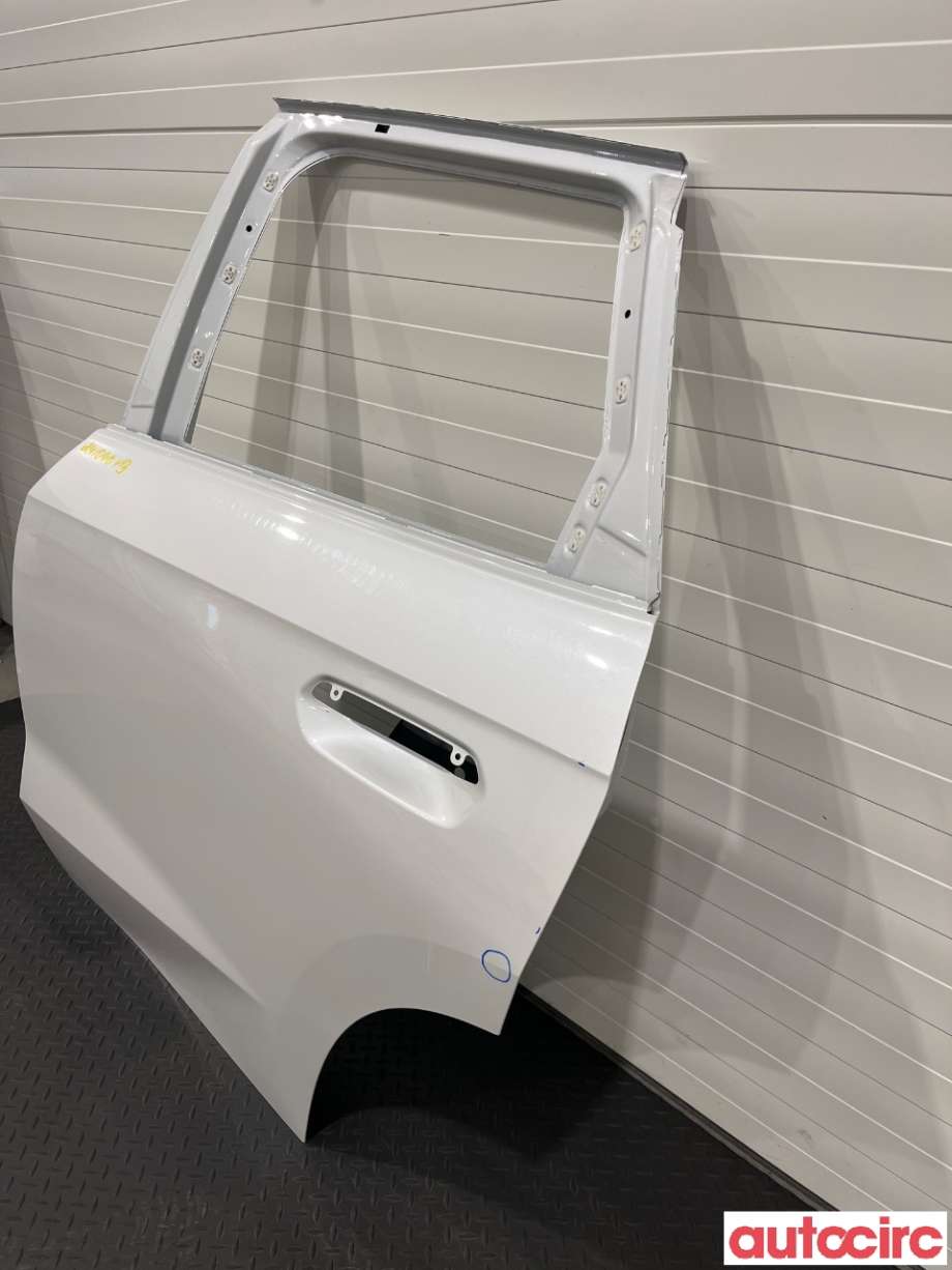 Dør venstre bak til BMW X1 2022-->> (U11) (U11) (BMW|41525A38655)