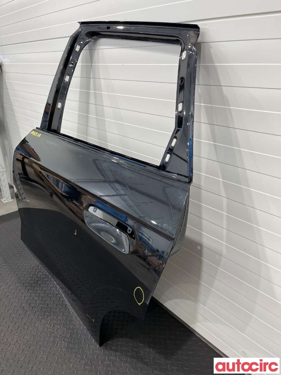 Dør venstre bak til BMW X1 2022-->> (U11) (U11) (BMW|41525A38655)