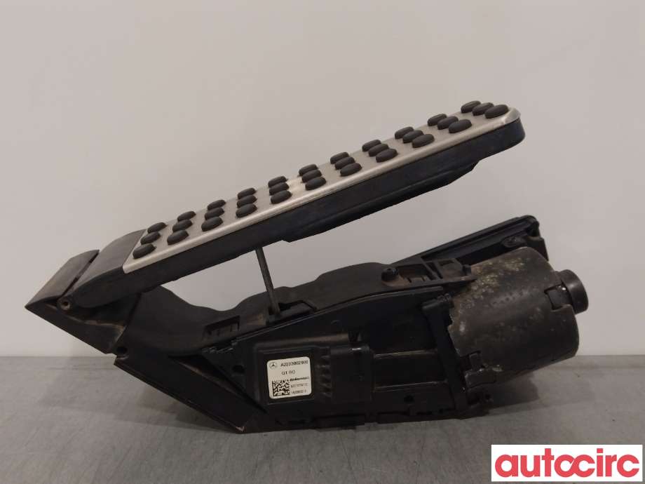 Pedal gass til Mercedes C-Klasse 2014-2018 (Fase 1) (W205) (W205) (MERCEDES|A2223003500|A2223002900)