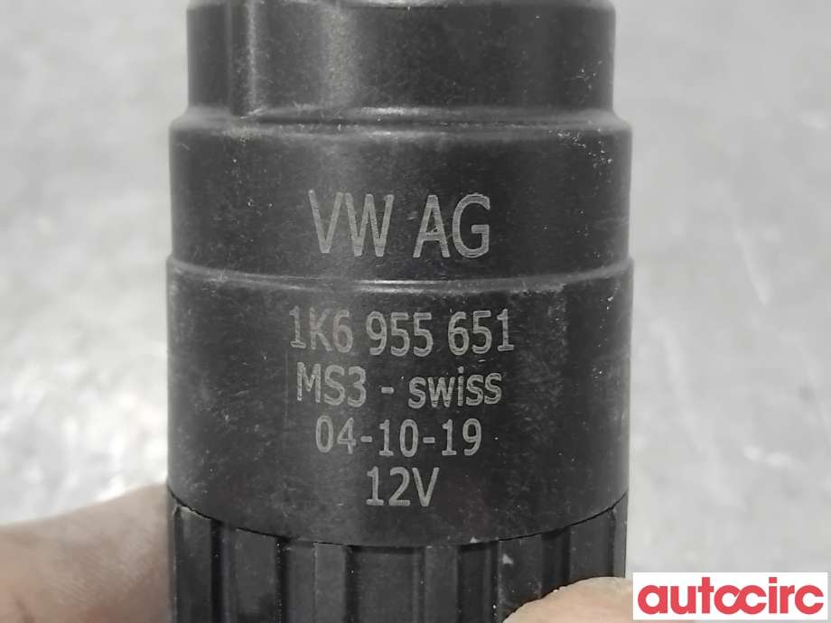 Spylerpumpe foran til VW e-Golf 2017-2020 (Fase 2)  (VOLKSWAGEN|1K6955651|)