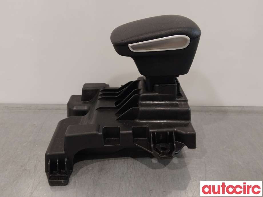 Sete armlene lokk til Mercedes B-Klasse 2019-->> (W247) (W247) (MERCEDES|A2476831400|)
