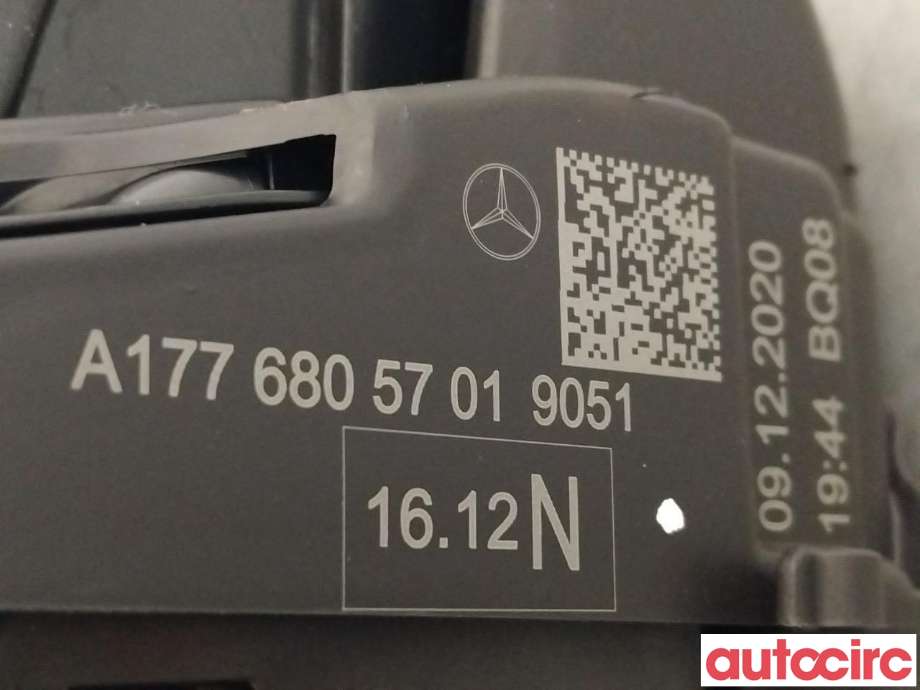 Dashbord koppholder til Mercedes B-Klasse 2019-->> (W247) (W247) (MERCEDES|A1776805701)