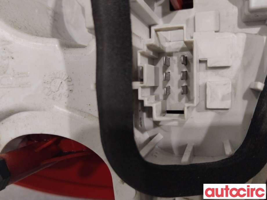 Baklykt høyre til Škoda Yeti 2009-2013 (Fase 1)  (SKODA|5L0945112)