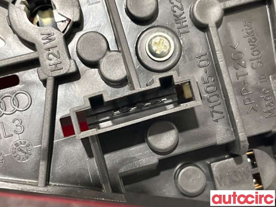 Baklykt venstre indre til Audi A4 2007-2014 (Type IV) (B8) (B8) (AUDI|8K5945093K|)