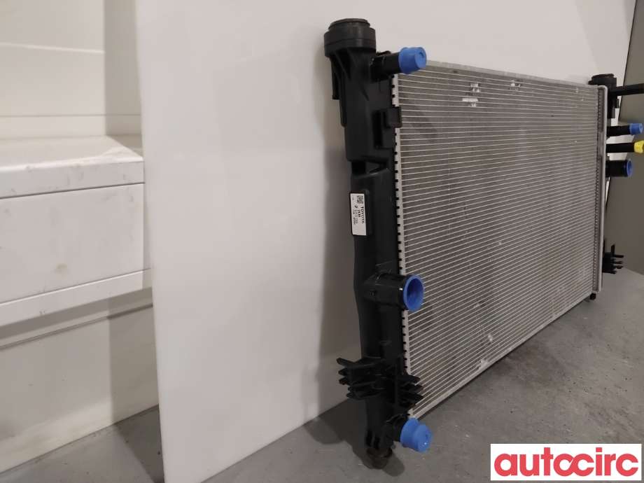 Radiator (automat gir) til Toyota Corolla 2019-->>  (TOYOTA|1640024390|422137-0850|)