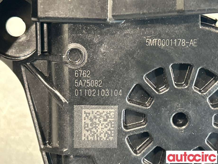 Ruteheis venstre bak til BMW X1 2022-->> (U11) (U11) (BMW|67625A75082|5A75082)