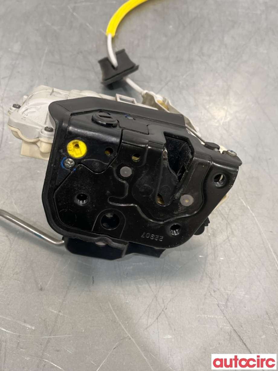 Låsekasse venstre foran til Audi A4 2004-2008 (Type III) (B7) (B7) (AUDI|8E1837015AA|)