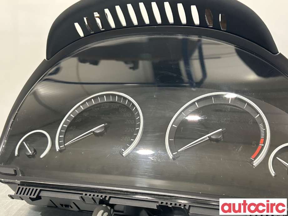 Instrumentpanel til BMW 5-Serie 2010-2017 (F10/F11) (F10/F11) (BMW|62108795128|0263689136|6210-9265157)